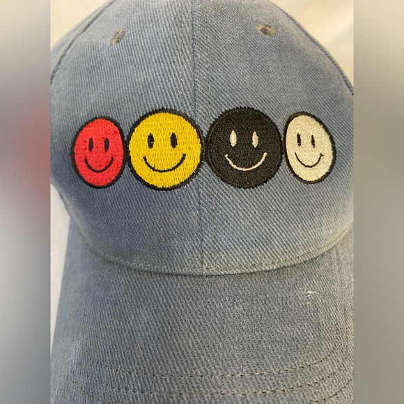 Vintage hat with handmade sown on patches and adjustable snap back - Picture 7 of 7